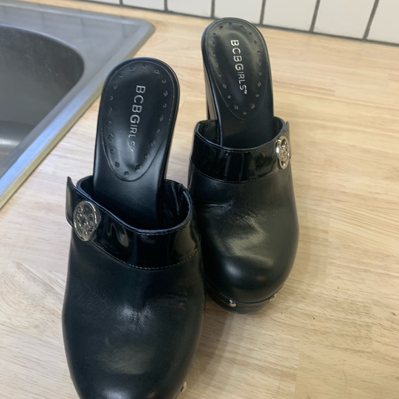 Women’s BCBGIRLS clogs size 8.5 - Picture 3 of 3